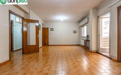 Living room of Flat for sale in  Granada Capital  with Air Conditioner, Heating and Terrace