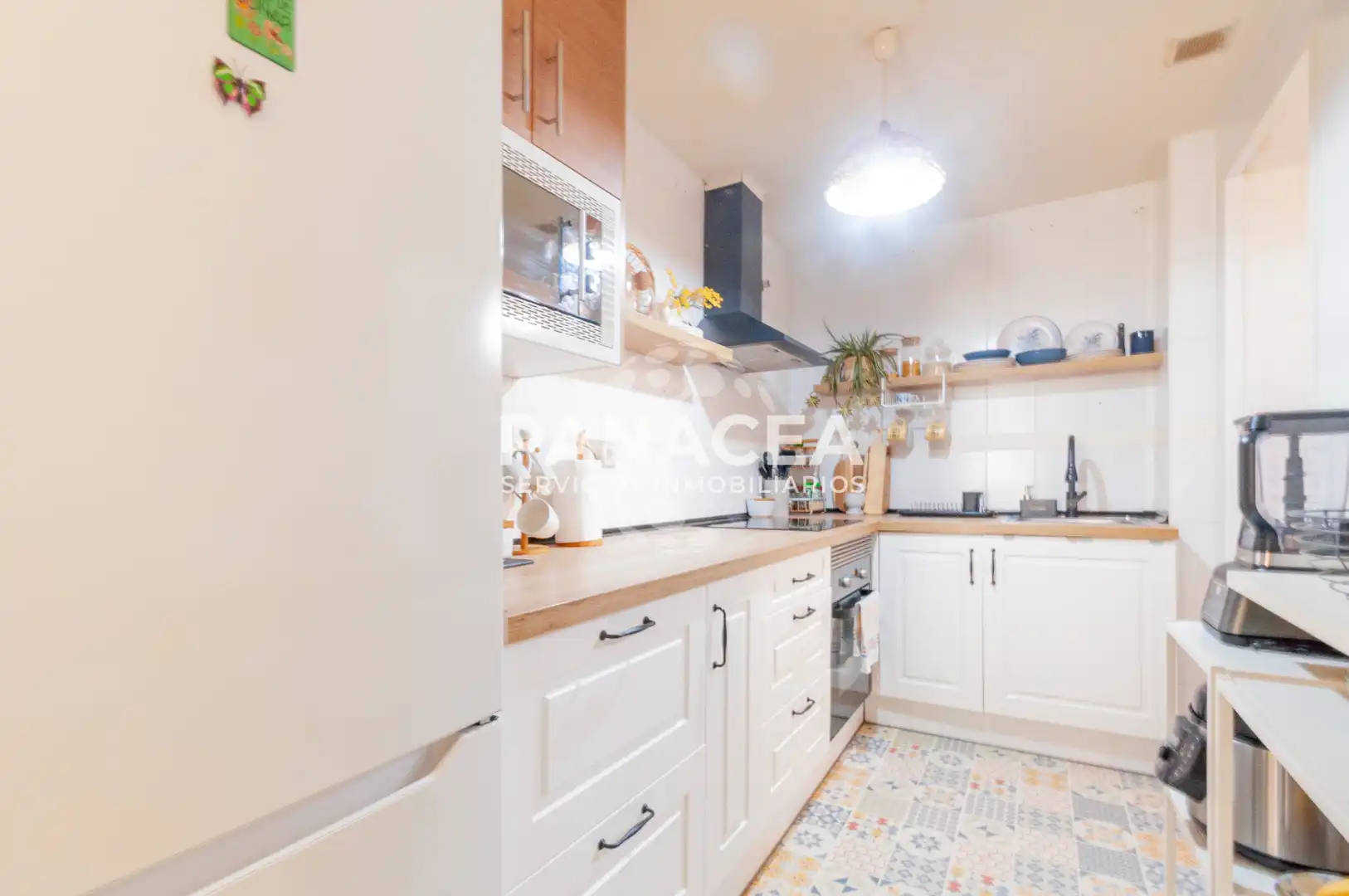 Küche von Wohnung zum Verkauf in Roquetas de Mar mit Möbliert, Ofen und Mikrowelle
