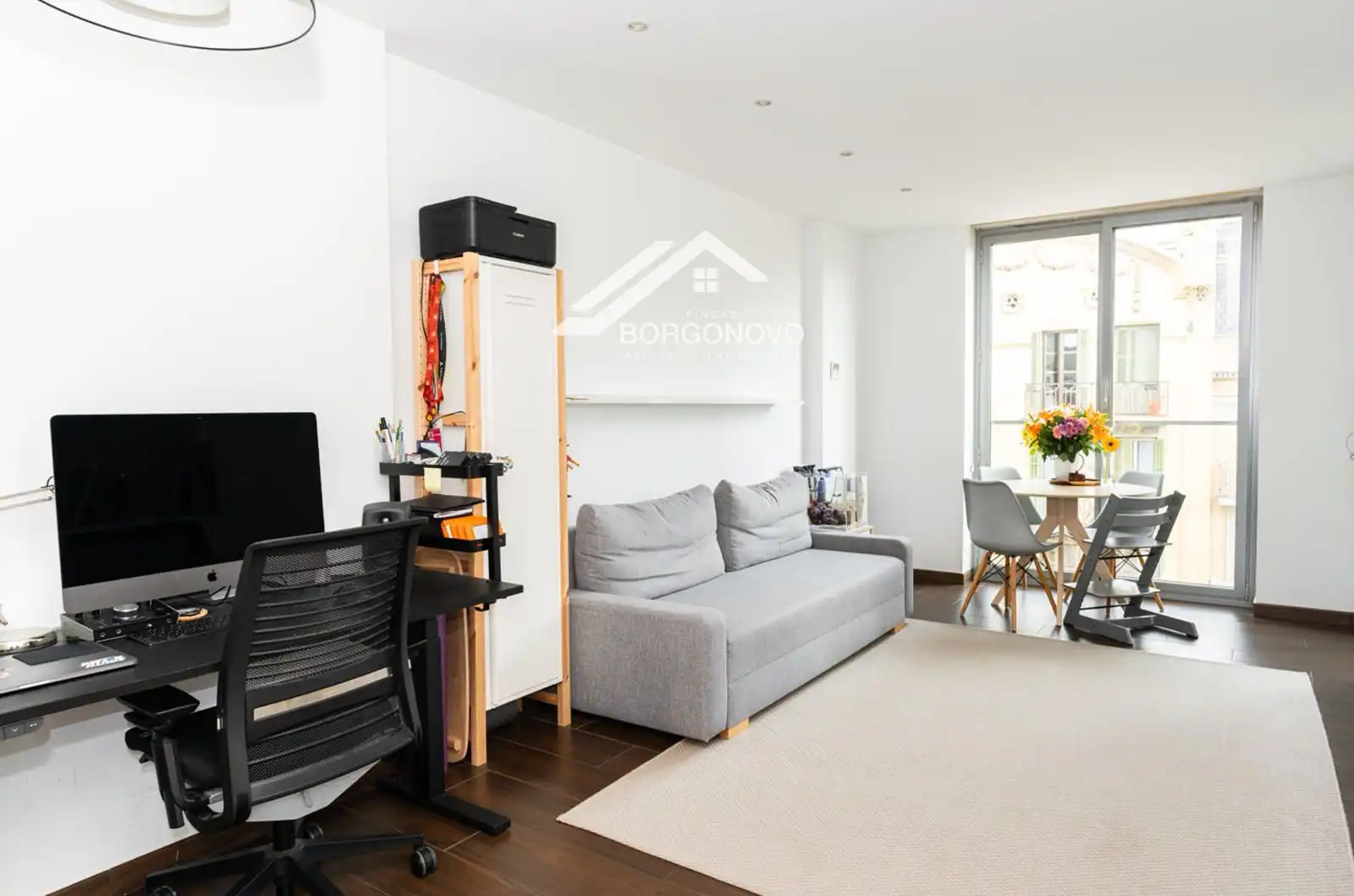 Wohnzimmer von Wohnung zum Verkauf in Barcelona mit Klimaanlage und Heizung