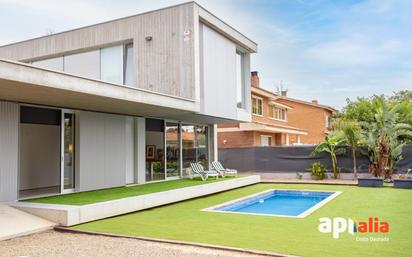 Vista exterior de Casa o xalet en venda en Cambrils amb Terrassa i Piscina