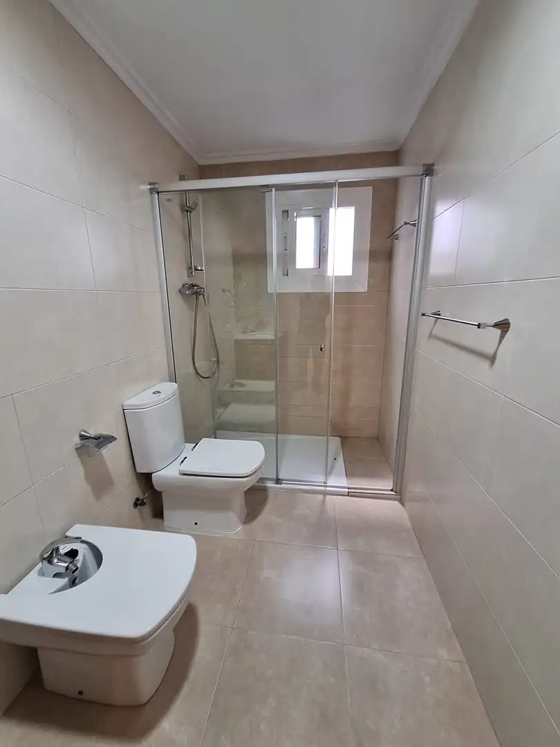 Bathroom of Flat for sale in Elche / Elx  with Terrace and Balcony