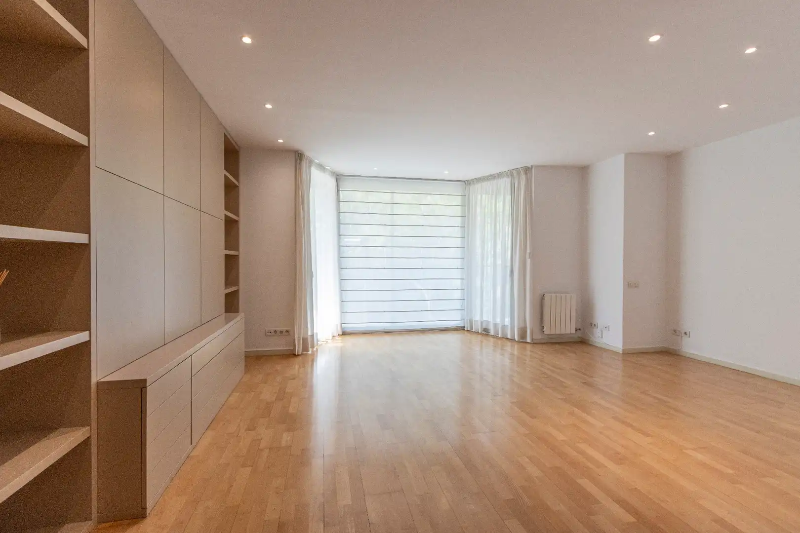 Wohnzimmer von Wohnung zum Verkauf in Barcelona mit Klimaanlage, Heizung und Parkett