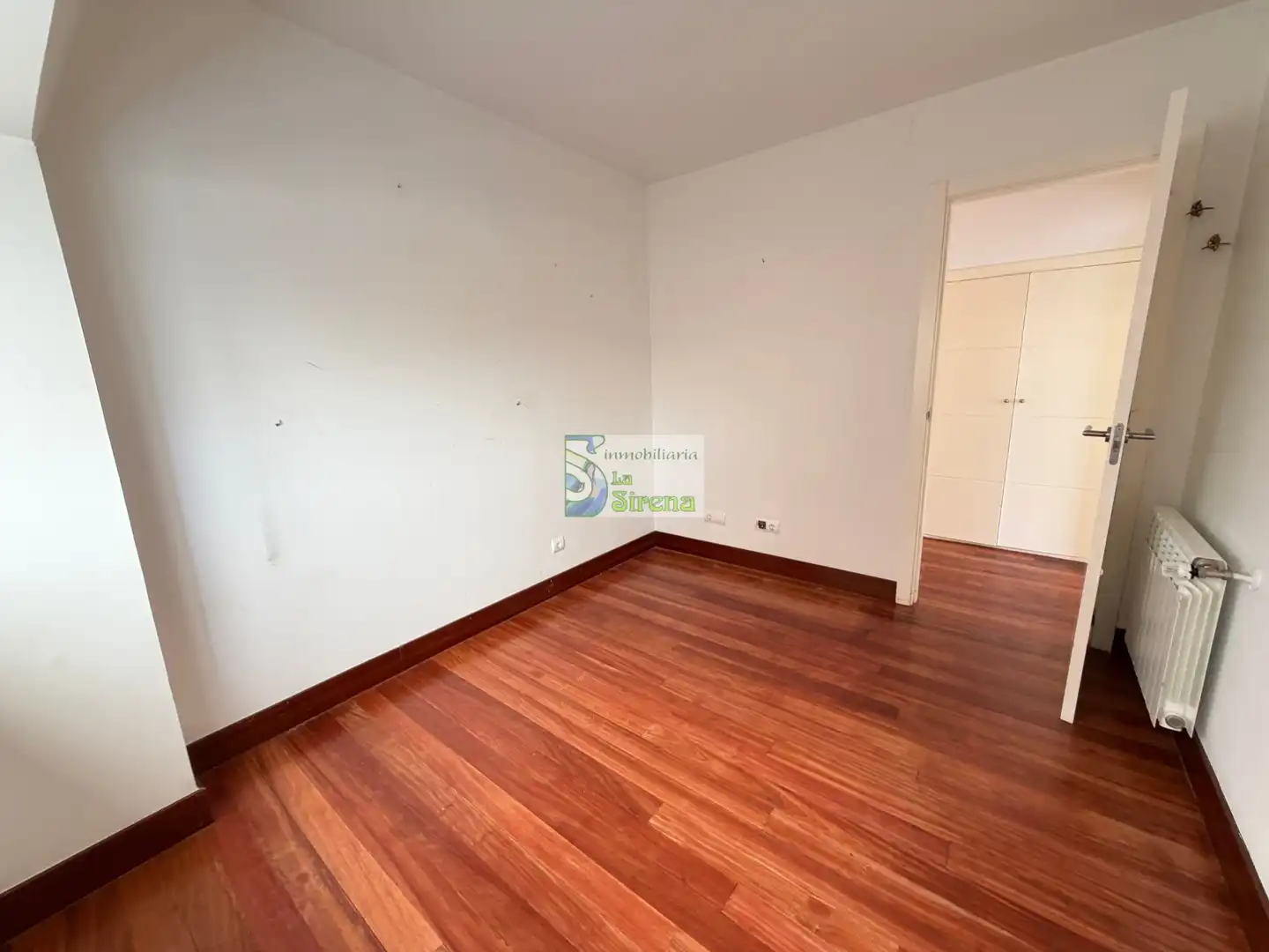 Habitación de Piso en venta en Castro-Urdiales con Calefacción, Terraza y Piscina