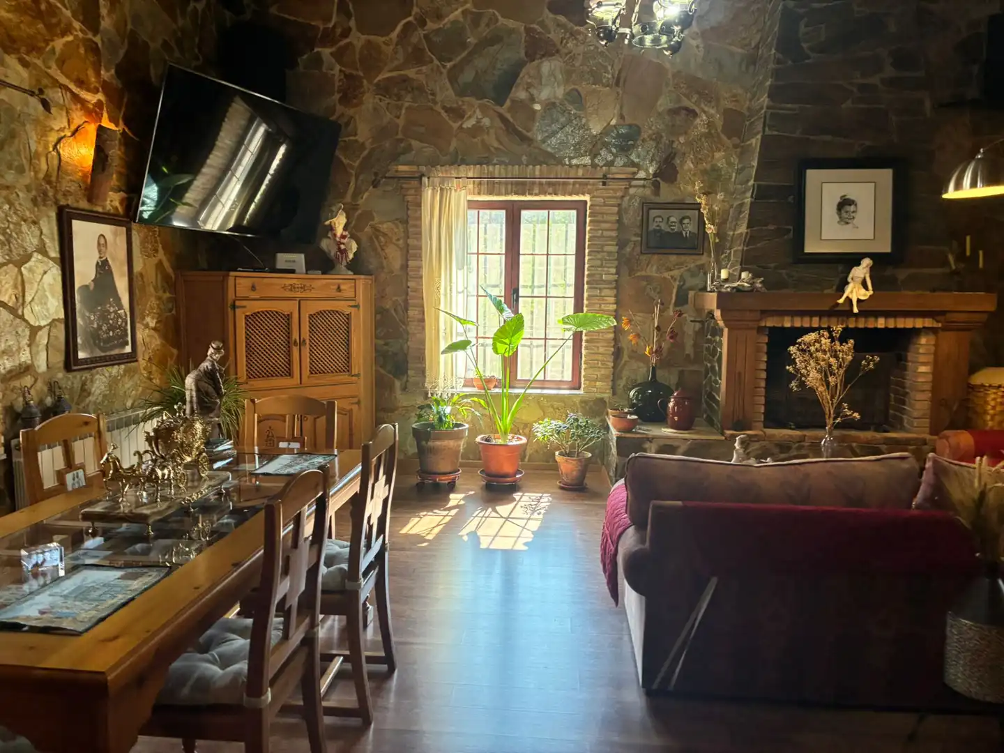 Sala de estar de Finca rústica en venta en Cabezuela del Valle con Calefacción, Jardín privado y Terraza