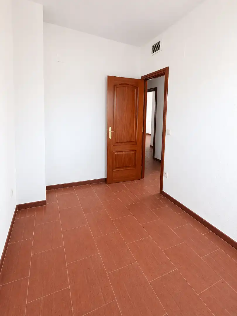 Casa adosada en venta en La Carlota con Terraza, Horno y Lavadora