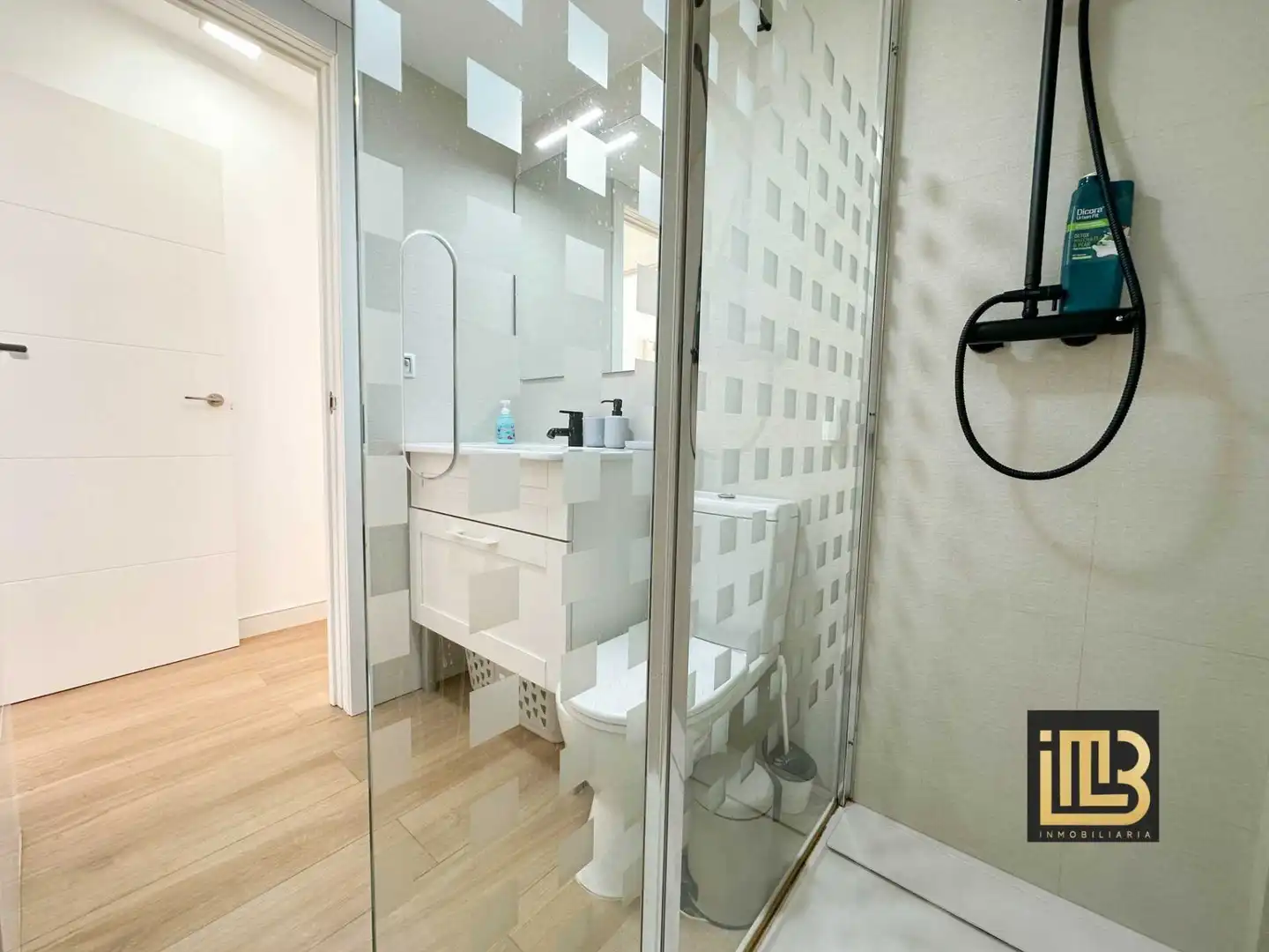 Baño de Piso de alquiler en Alfarnatejo con Aire acondicionado, Calefacción y Terraza
