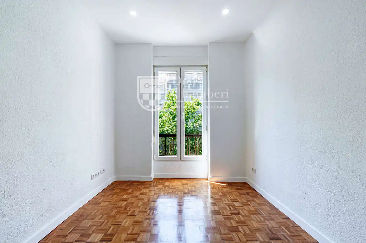 Schlafzimmer von Wohnung zur Miete in Madrid
