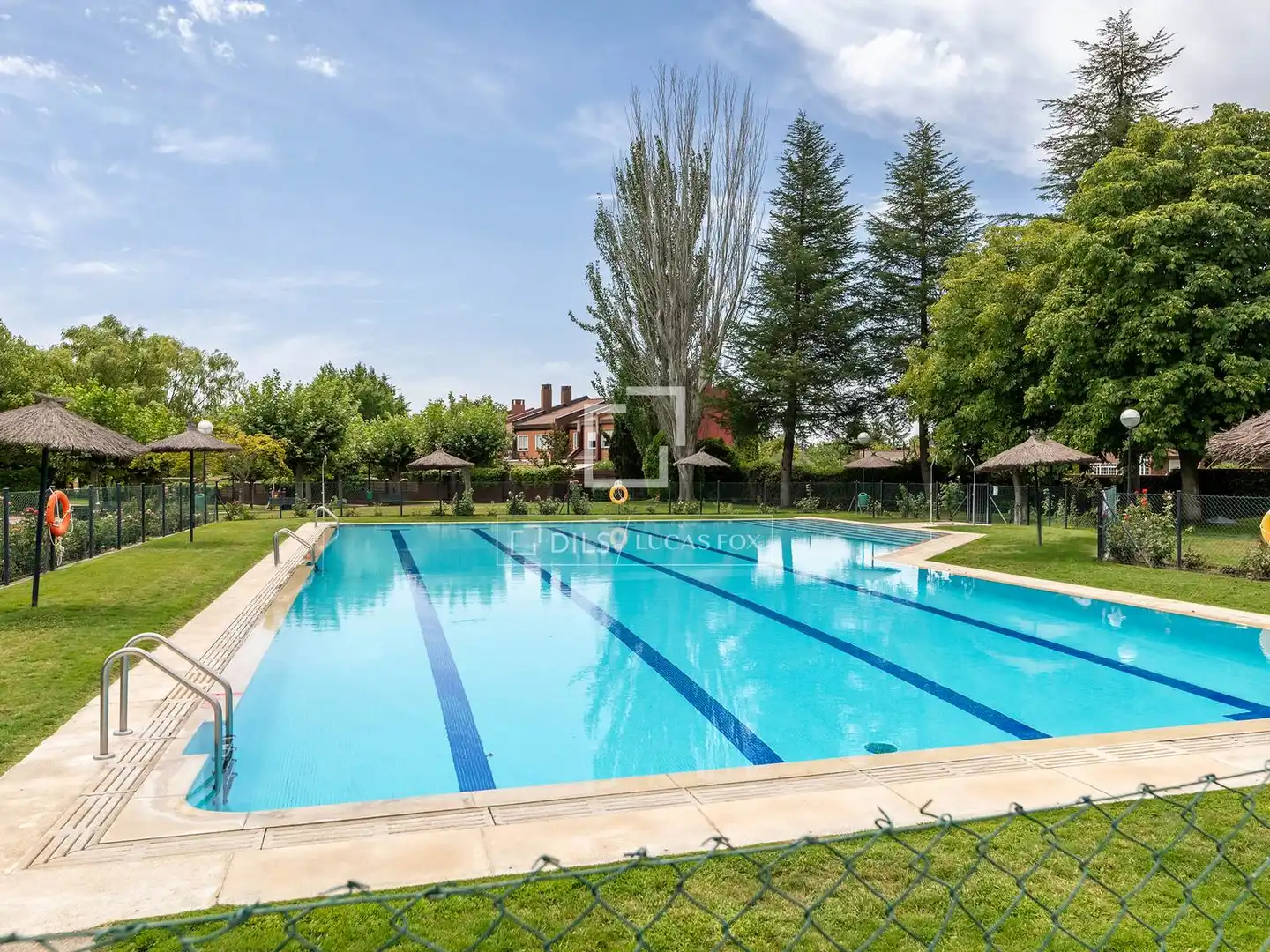 Piscina de Casa o xalet en venda en Majadahonda amb Aire condicionat, Jardí privat i Terrassa
