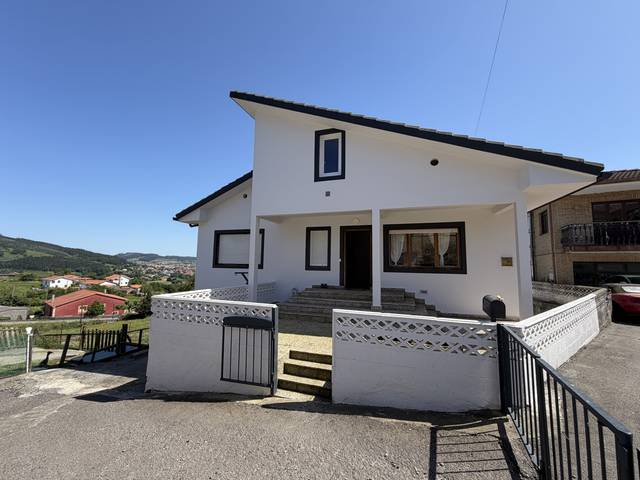 Casa-chalet en Alquiler en Bareyo - Calle SOLORGA en Bareyo pueblo
