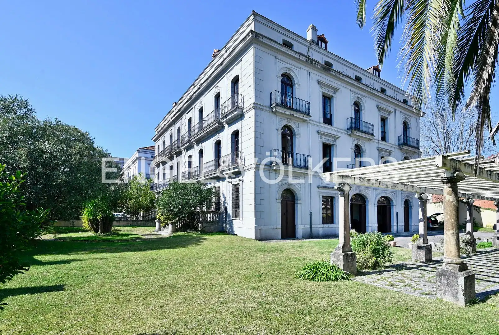 Vista exterior de Casa o chalet en venta en Laredo con Calefacción, Jardín privado y Trastero