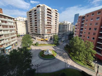 Vista exterior de Pis en venda en Bilbao 