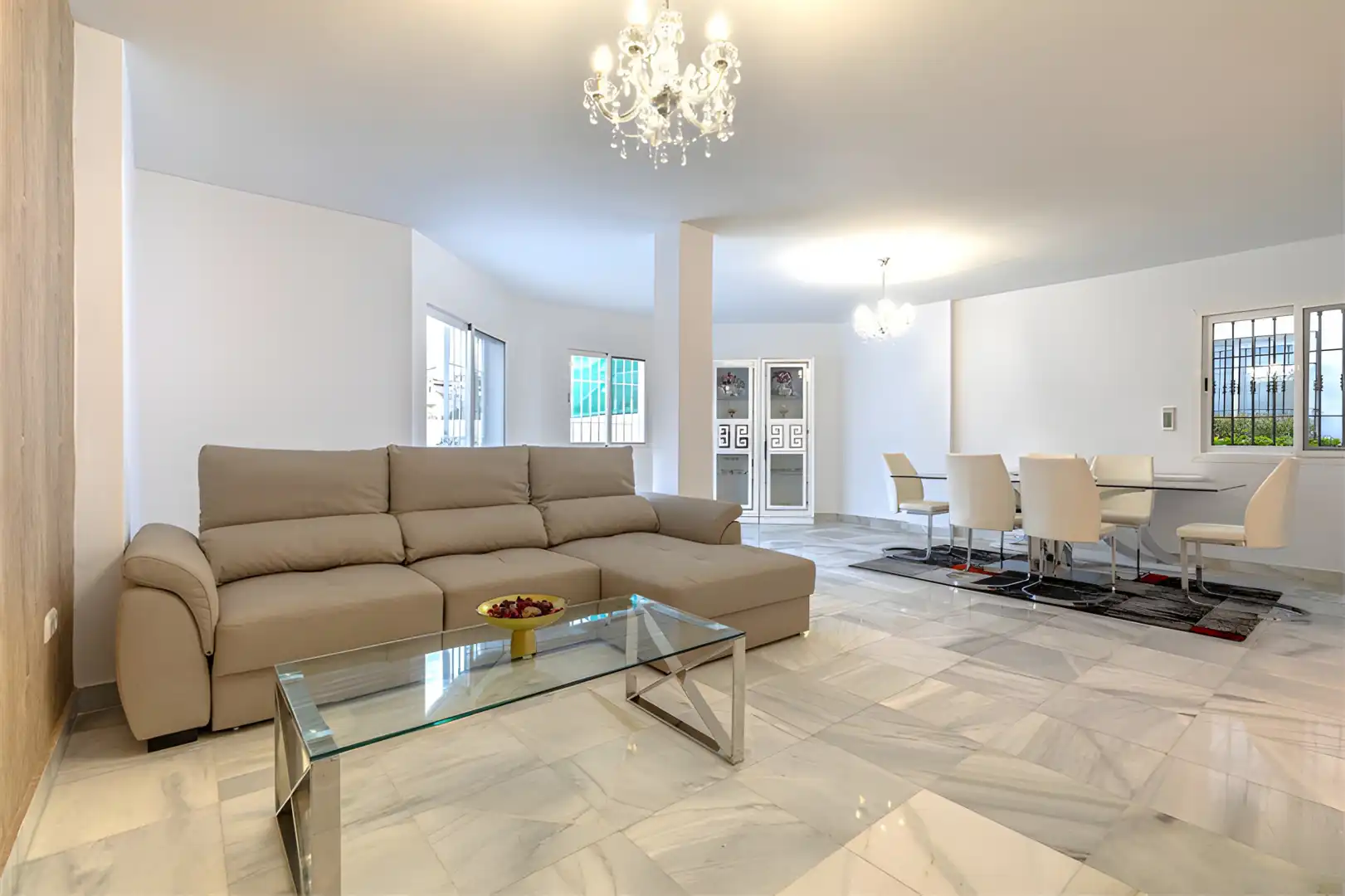 Reihenhaus mit Pool zum Verkauf in Nueva Andalucía, imagen 2