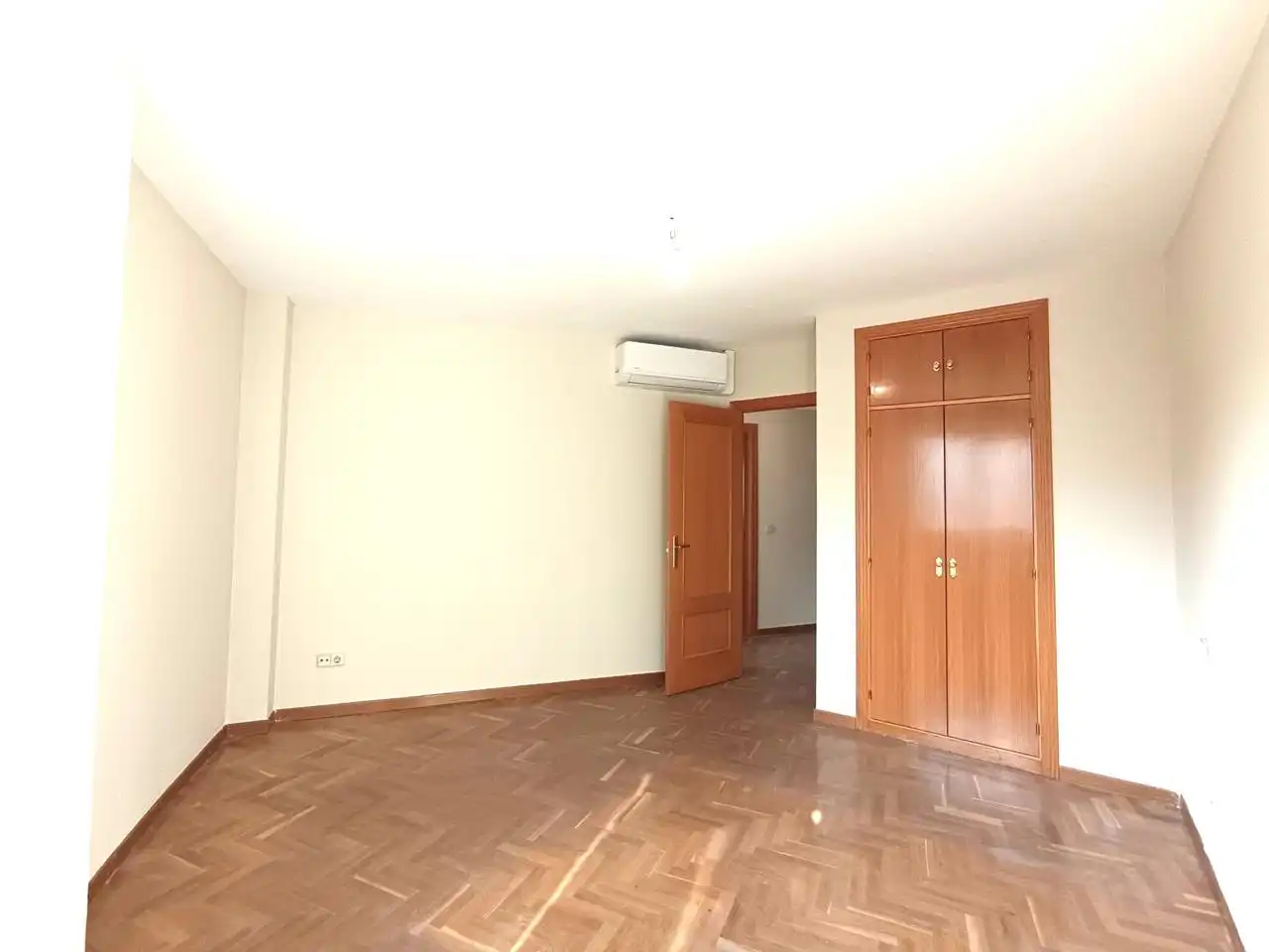 Bedroom of Flat for rent in Carabanchel