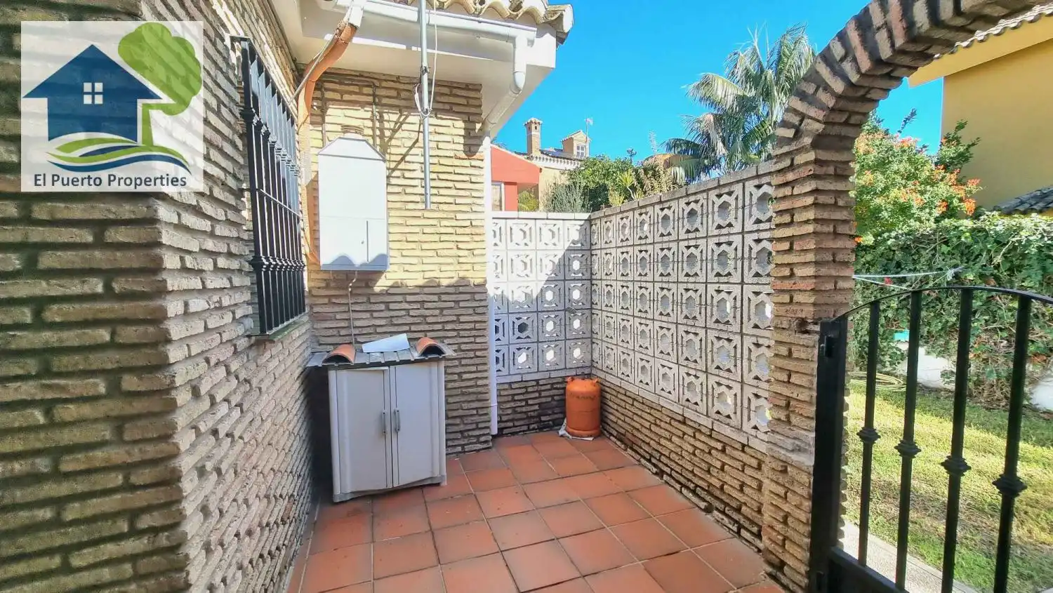 Jardí de Casa o xalet en venda en El Puerto de Santa María amb Aire condicionat, Jardí privat i Traster
