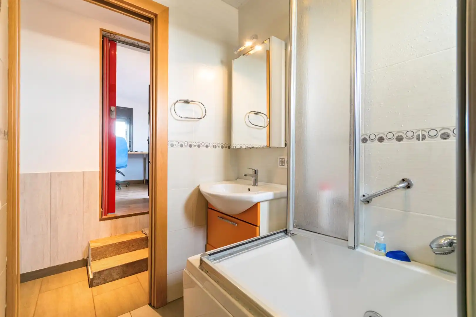 Badezimmer von Wohnung zum Verkauf in Barcelona mit Klimaanlage, Heizung und Terrasse