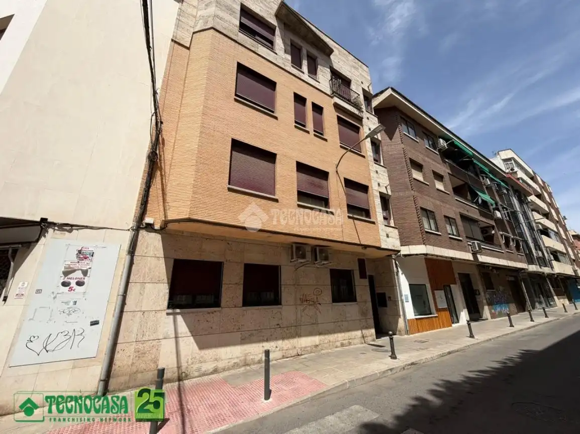 Vista exterior de Piso en venta en Ciudad Real con Calefacción y Trastero