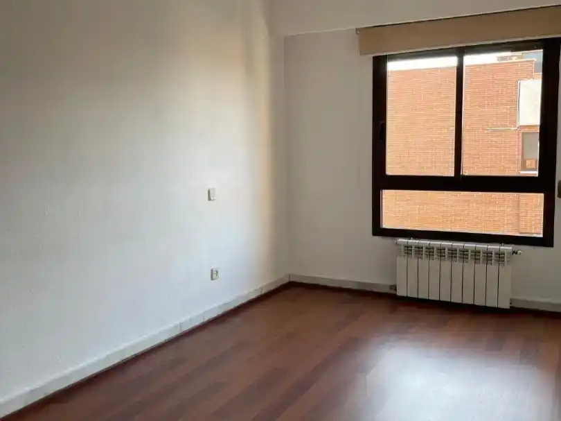 Schlafzimmer von Wohnung zur Miete in Avenida Europa