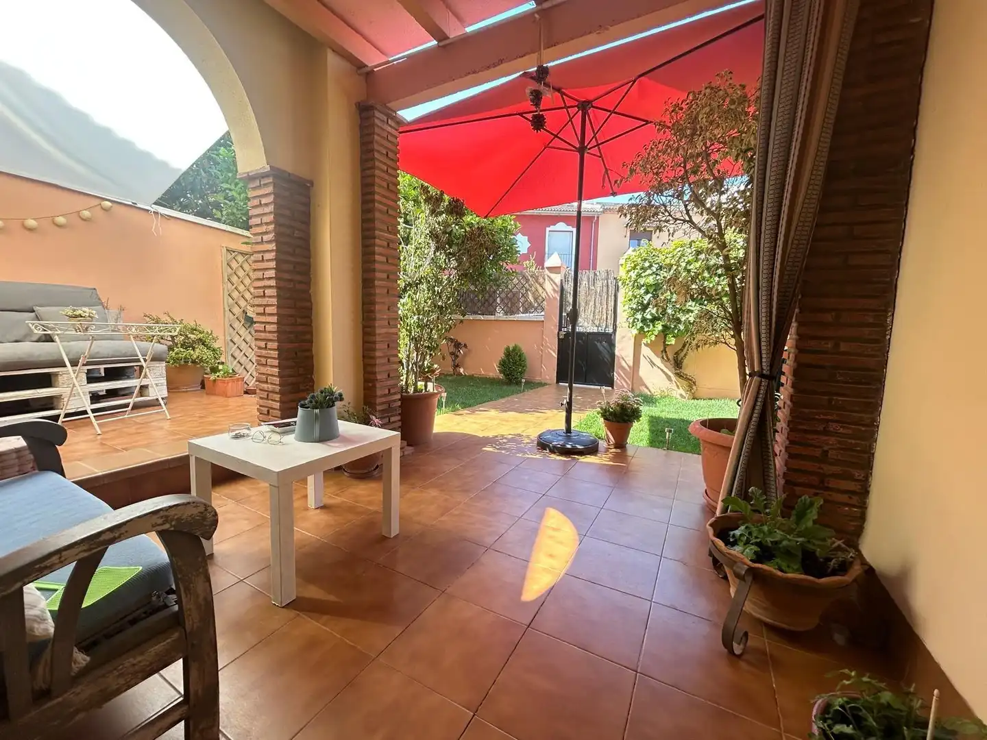 Jardín de Casa adosada en venta en Antequera con Aire acondicionado, Calefacción y Jardín privado