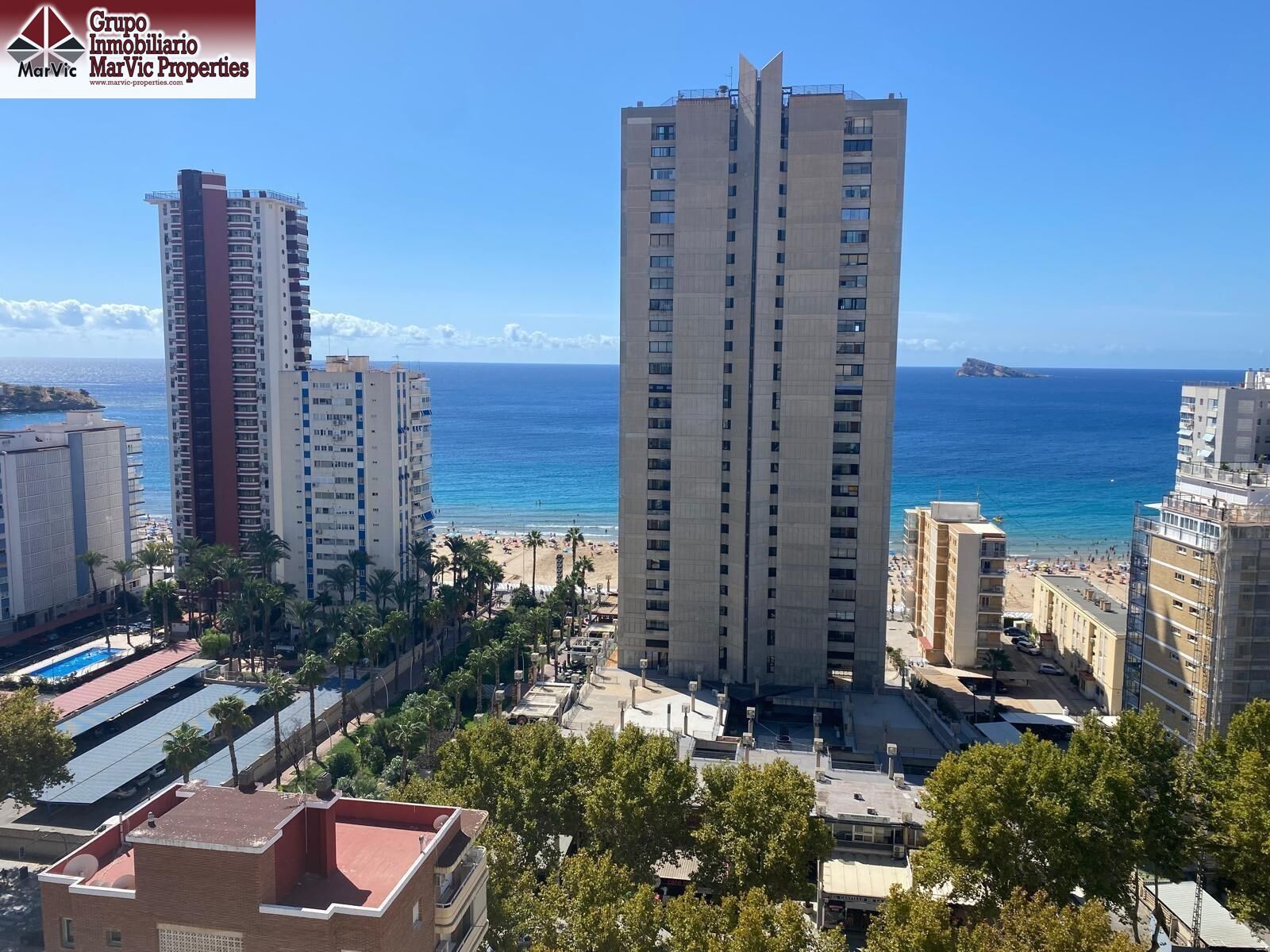 Vista exterior de Pis en venda en Benidorm amb Terrassa i Piscina comunitària
