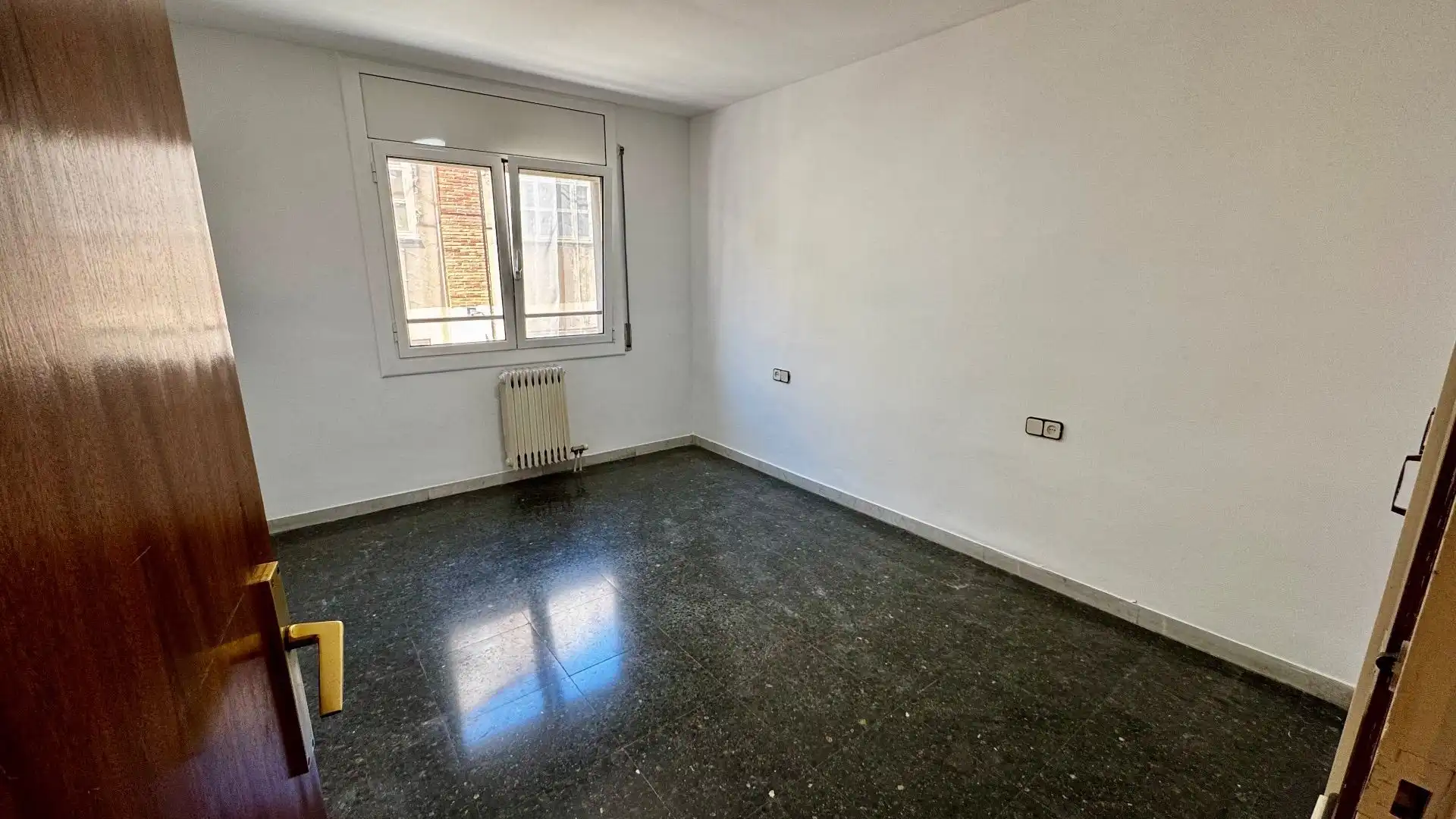 Habitación de Piso en venta en Terrassa con Aire acondicionado y Calefacción