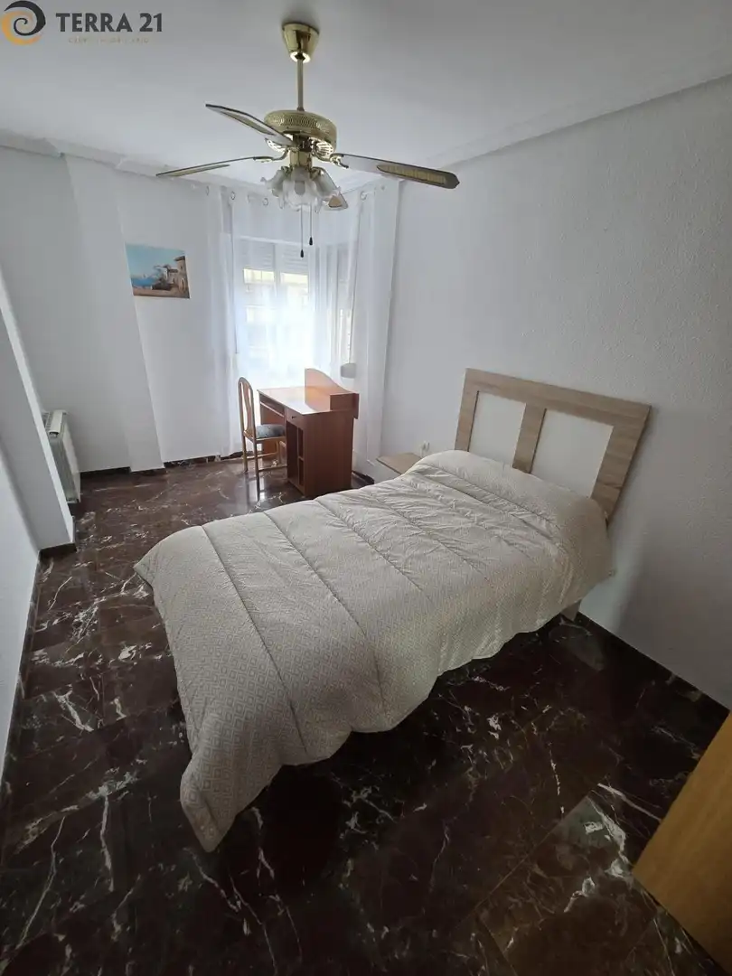 Bedroom of Flat for rent in Jaén  with Air Conditioner and Heating
