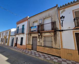 Vista exterior de Casa o xalet en venda en Hinojos amb Terrassa