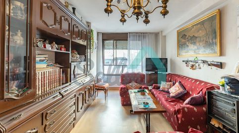 Foto 2 de Piso en venta en Ramon y Cajal, La Villa - Bazuelo, Mieres (Asturias)