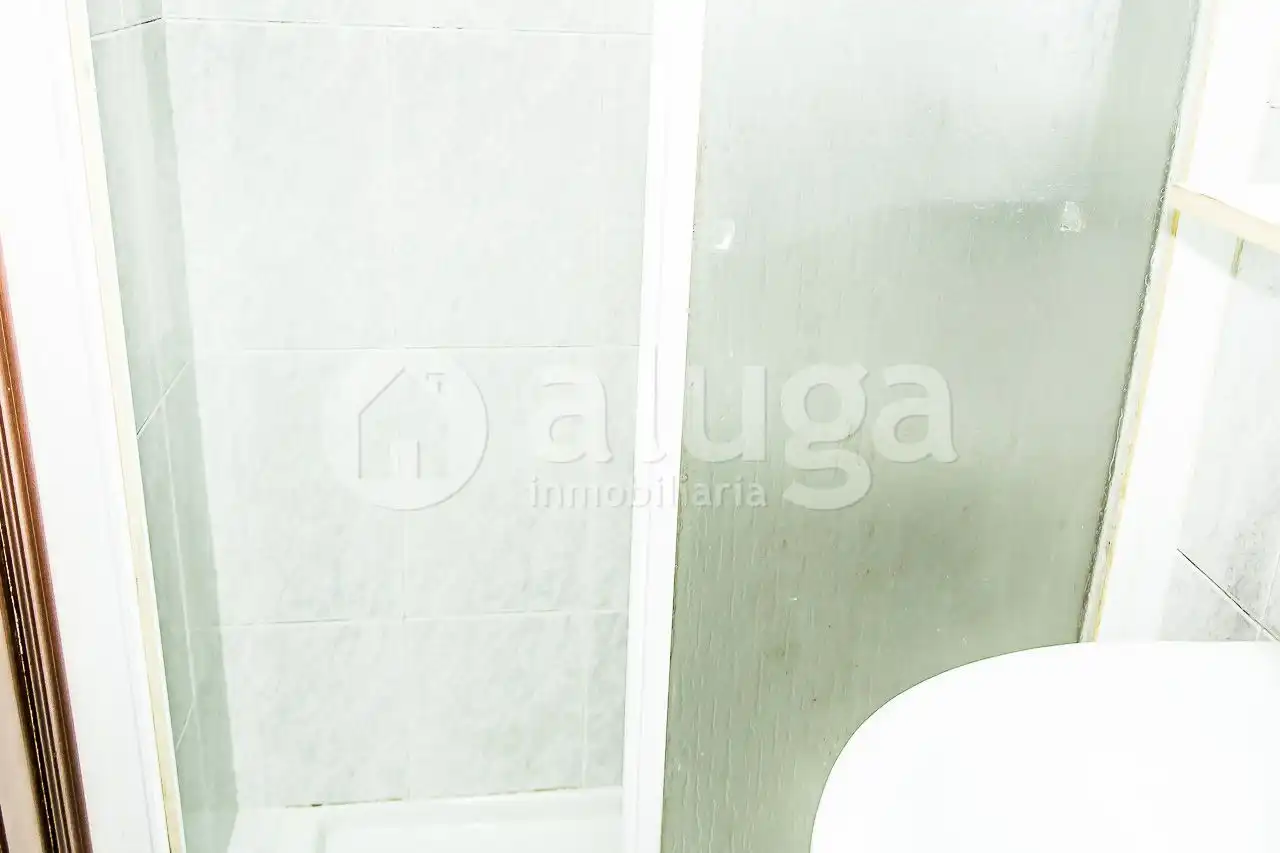 Bathroom of Study for rent in Cangas 