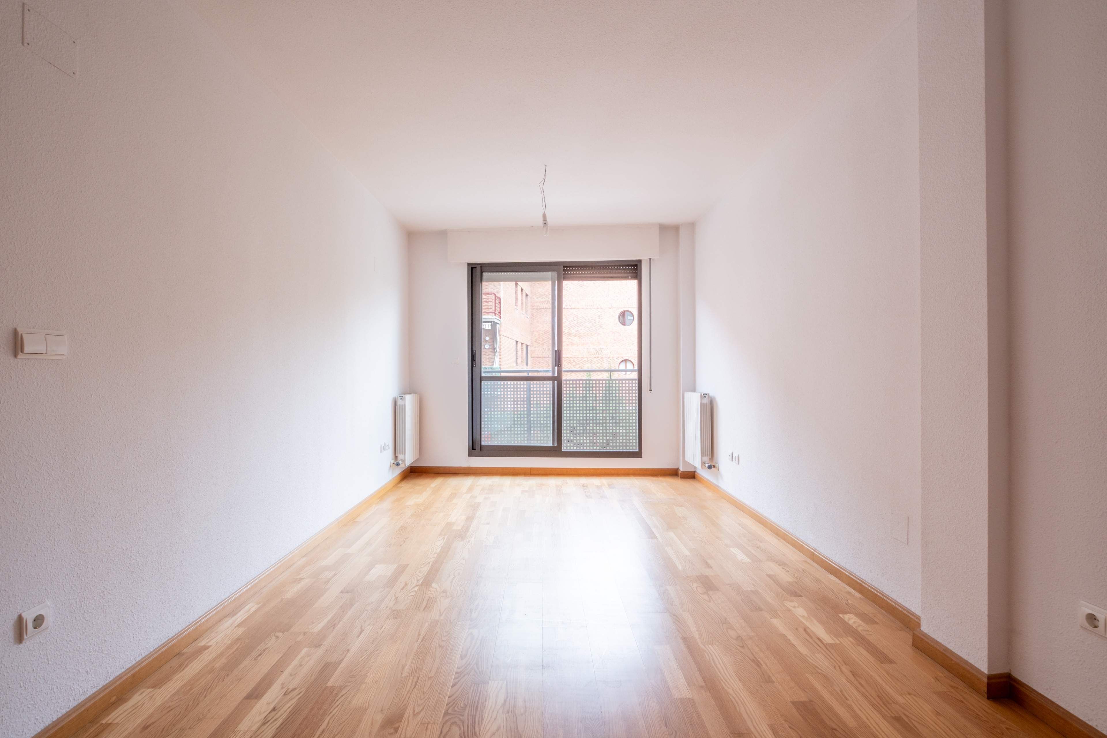 Bedroom of Flat for sale in  Zaragoza Capital  with Heating, Parquet flooring and Storage room