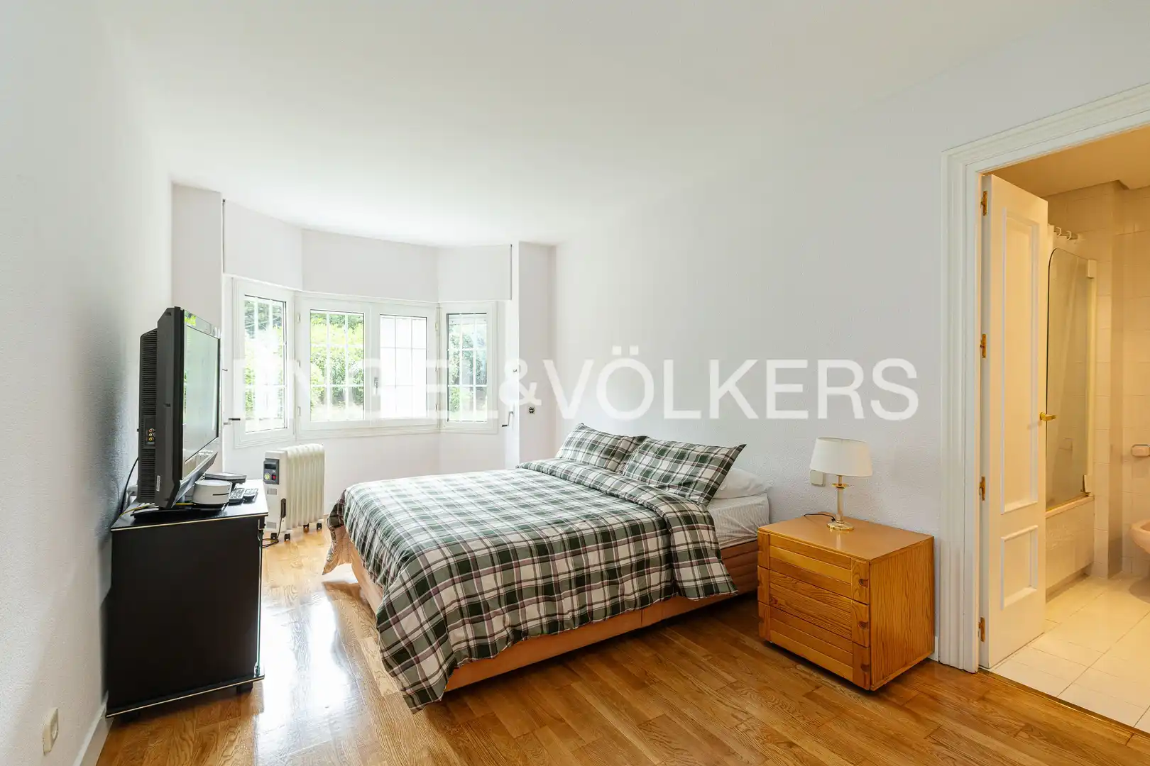 Habitación de Casa o chalet en venta en Pozuelo de Alarcón con Aire acondicionado, Calefacción y Jardín privado