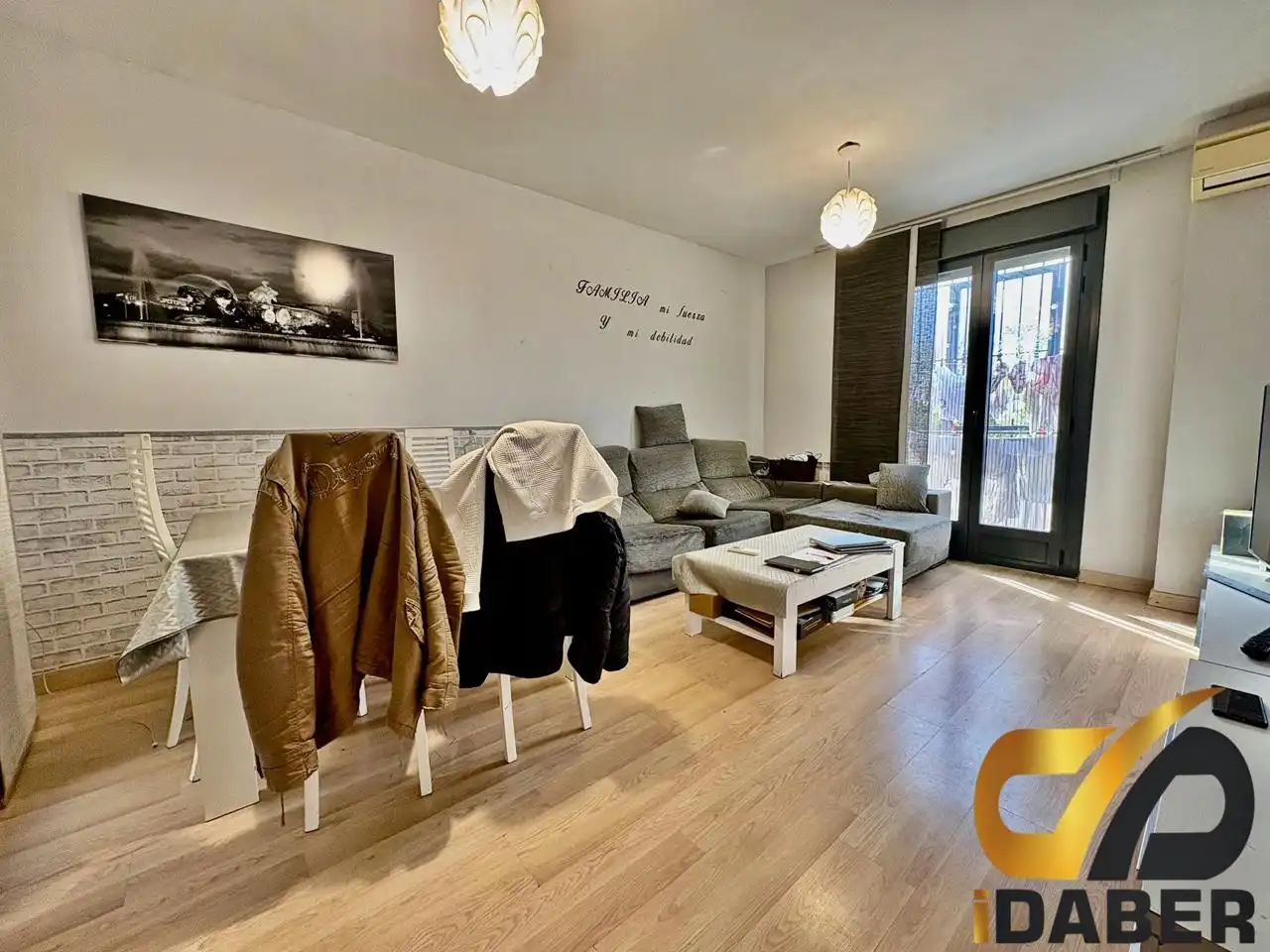 Sala d'estar de Dúplex en venda en Esquivias amb Aire condicionat i Balcó