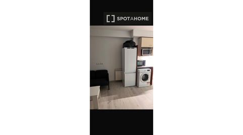 Foto 4 de Habitació a Passeig Maragall, Gavà