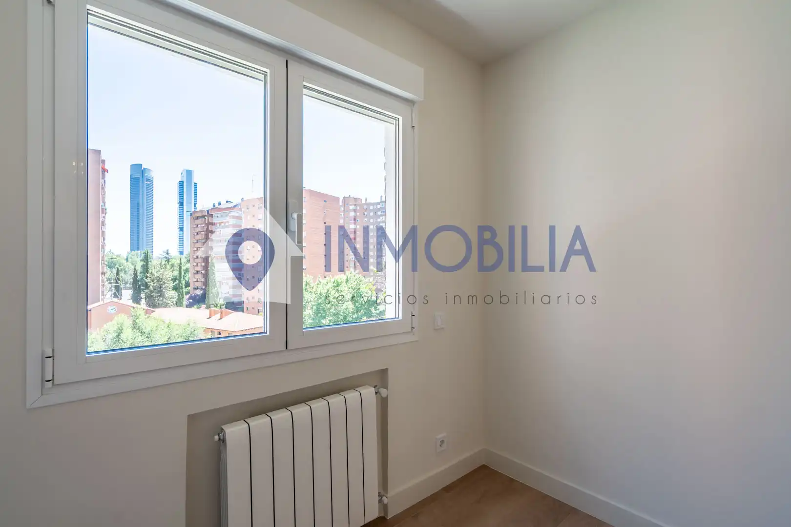 Bedroom of Flat for sale in Madrid  with Air Conditioner, Heating and Terrace