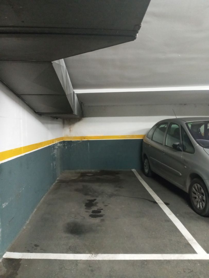 Garatge de lloguer a Avinguda de Jaume I, Col.legis Nous