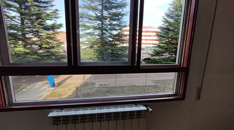 Foto 3 de Piso de alquiler en Avenida Brasilia, Pan y Guindas, Palencia Capital