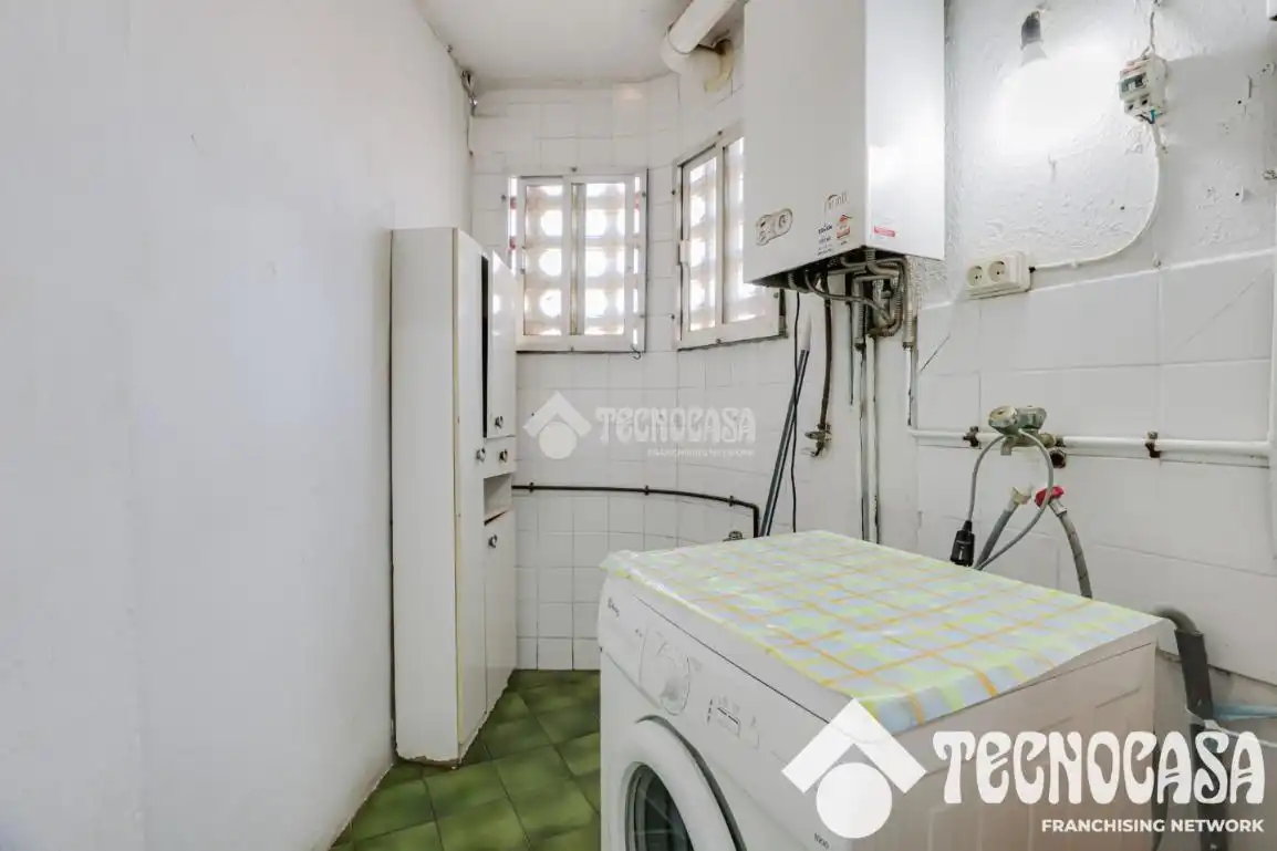 Habitación de Piso en venta en Sant Boi de Llobregat con Balcón