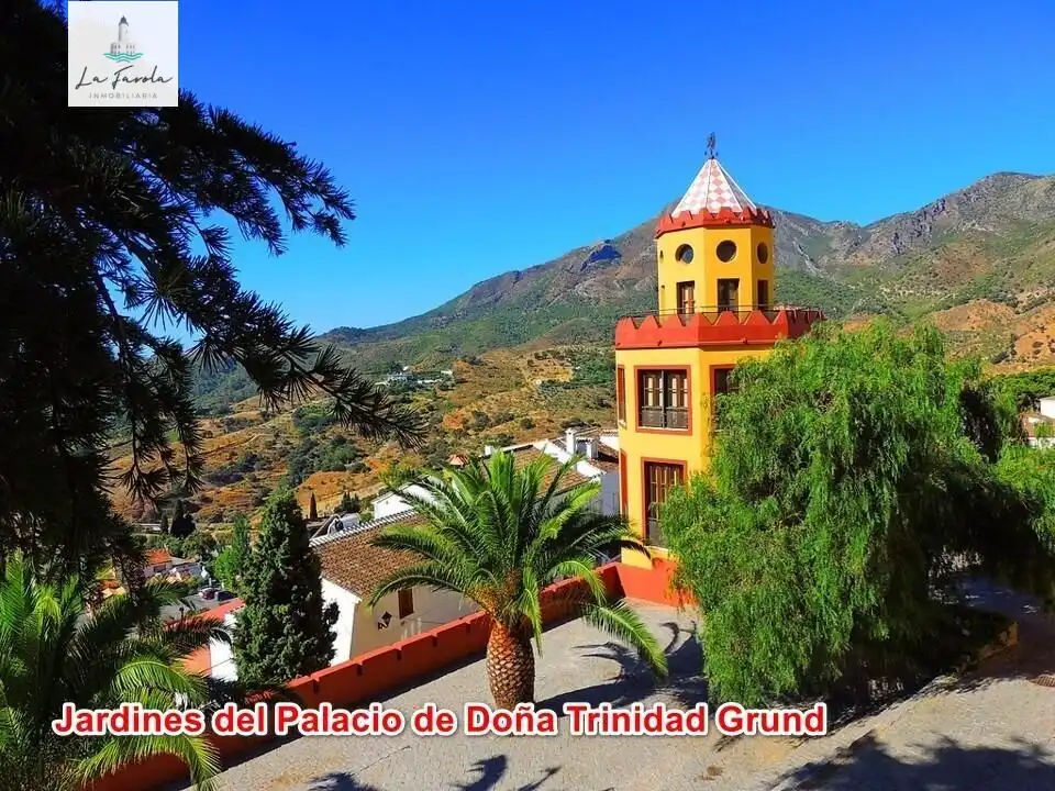 Vista exterior de Casa o xalet en venda en Carratraca amb Aire condicionat, Jardí privat i Terrassa