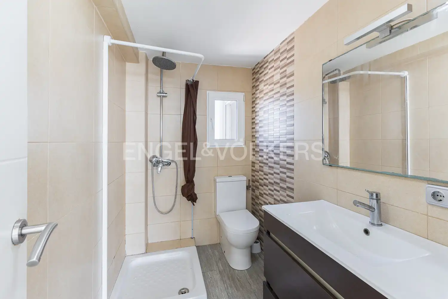Badezimmer von Dachboden zum Verkauf in Valencia mit Heizung, Privatgarten und Terrasse