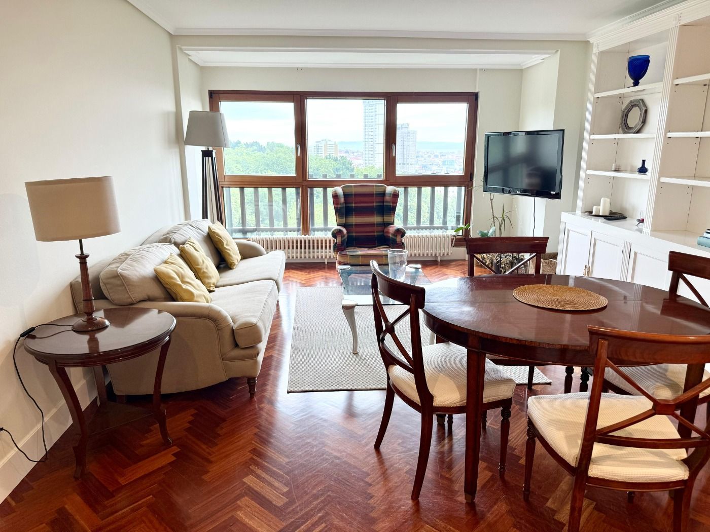 Living room of Flat for sale in A Coruña Capital   with Heating, Parquet flooring and Terrace