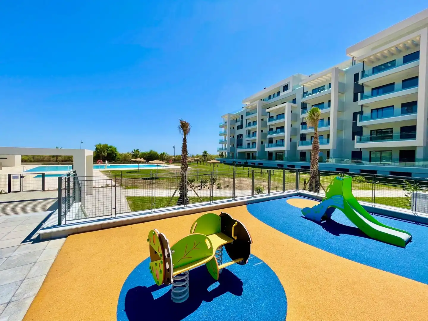 Terrassa de Apartament de lloguer en Ayamonte amb Aire condicionat, Calefacció i Jardí privat