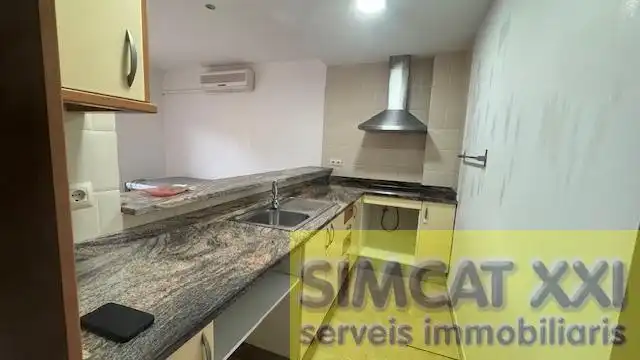 Küche von Wohnung zum Verkauf in Sant Pere Pescador mit Klimaanlage, Terrasse und Gemeinschaftspool