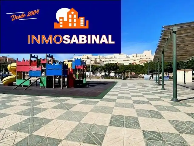 Vista exterior de Casa o chalet en venta en Roquetas de Mar con Terraza y Balcón