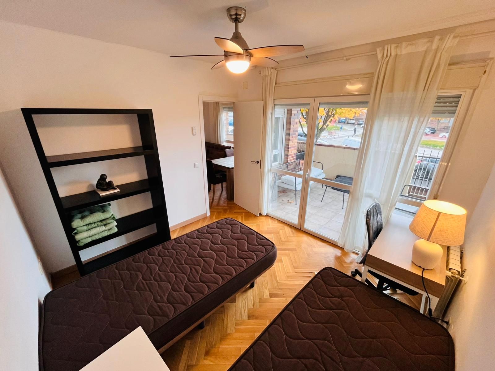 Dormitori de Pis per a compartir en Majadahonda amb Calefacció, Moblat i Rentadora