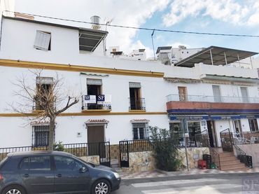 Adossat en venda a Cómpeta