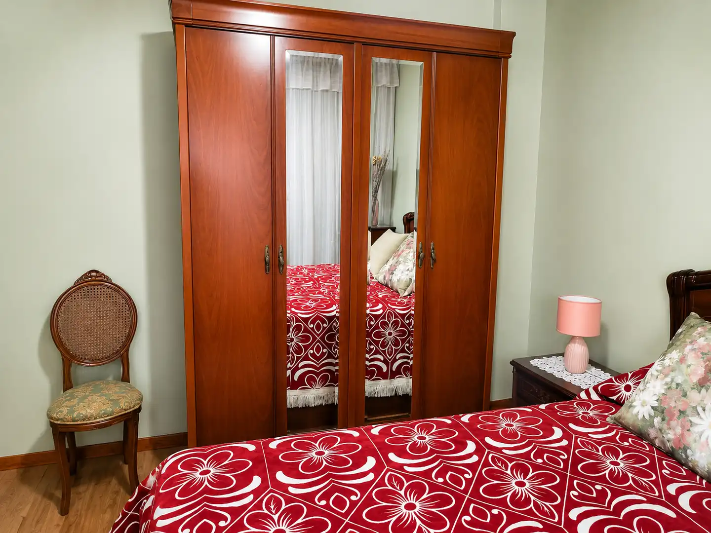 Schlafzimmer von Wohnung zur Miete in Santander mit Heizung, Abstellraum und Möbliert