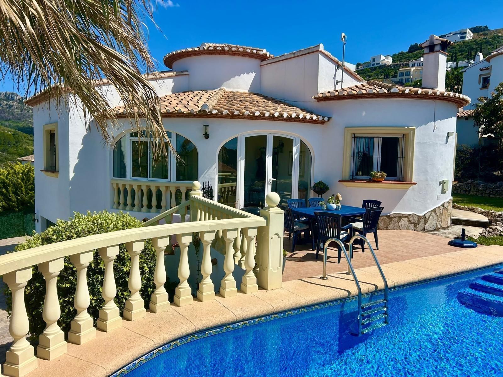 Vista exterior de Casa o xalet en venda en El Ràfol d'Almúnia amb Aire condicionat, Calefacció i Jardí privat