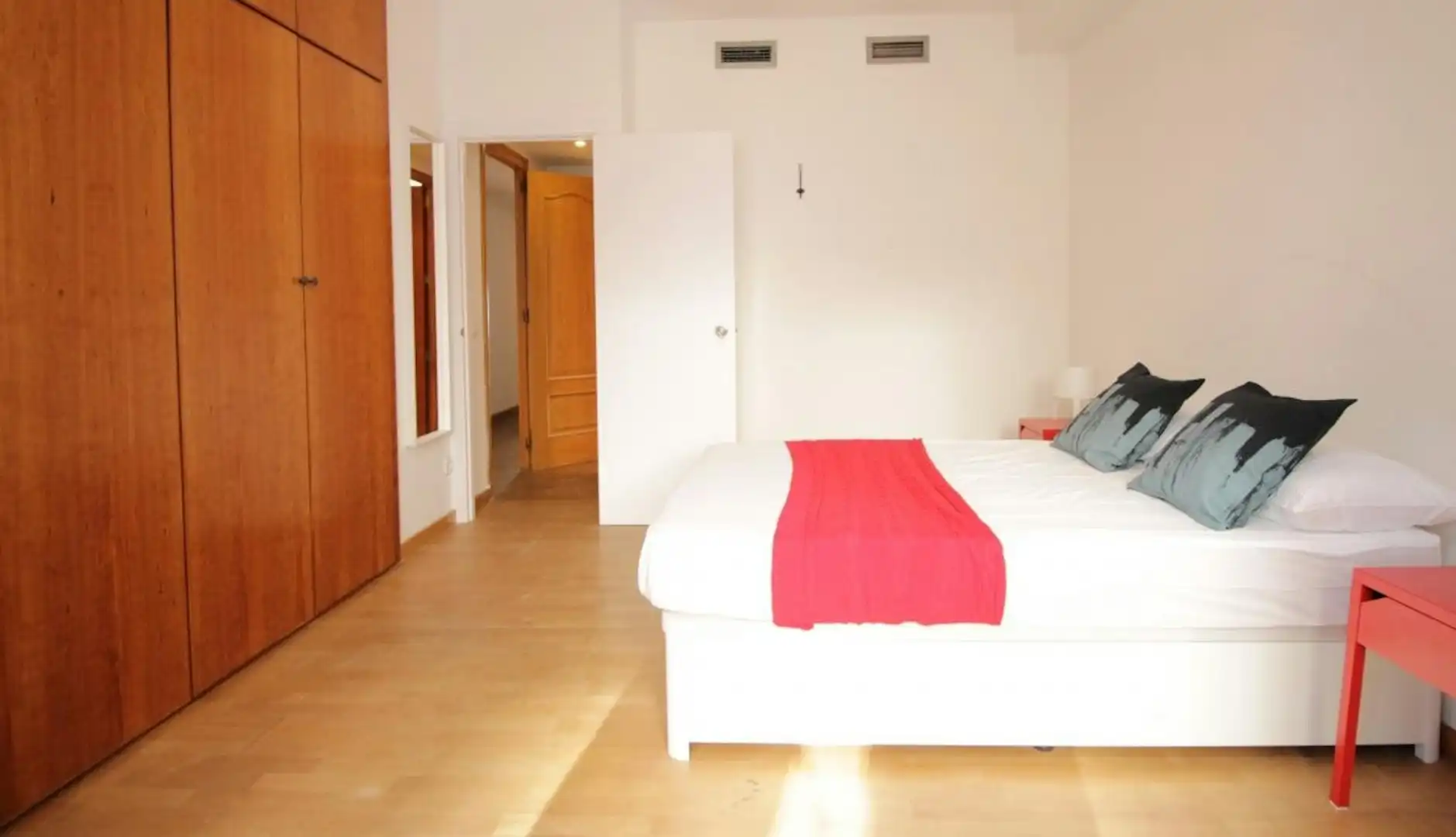 Schlafzimmer von Wohnung zur untervermieten in Barcelona mit Möbliert und Waschmaschine