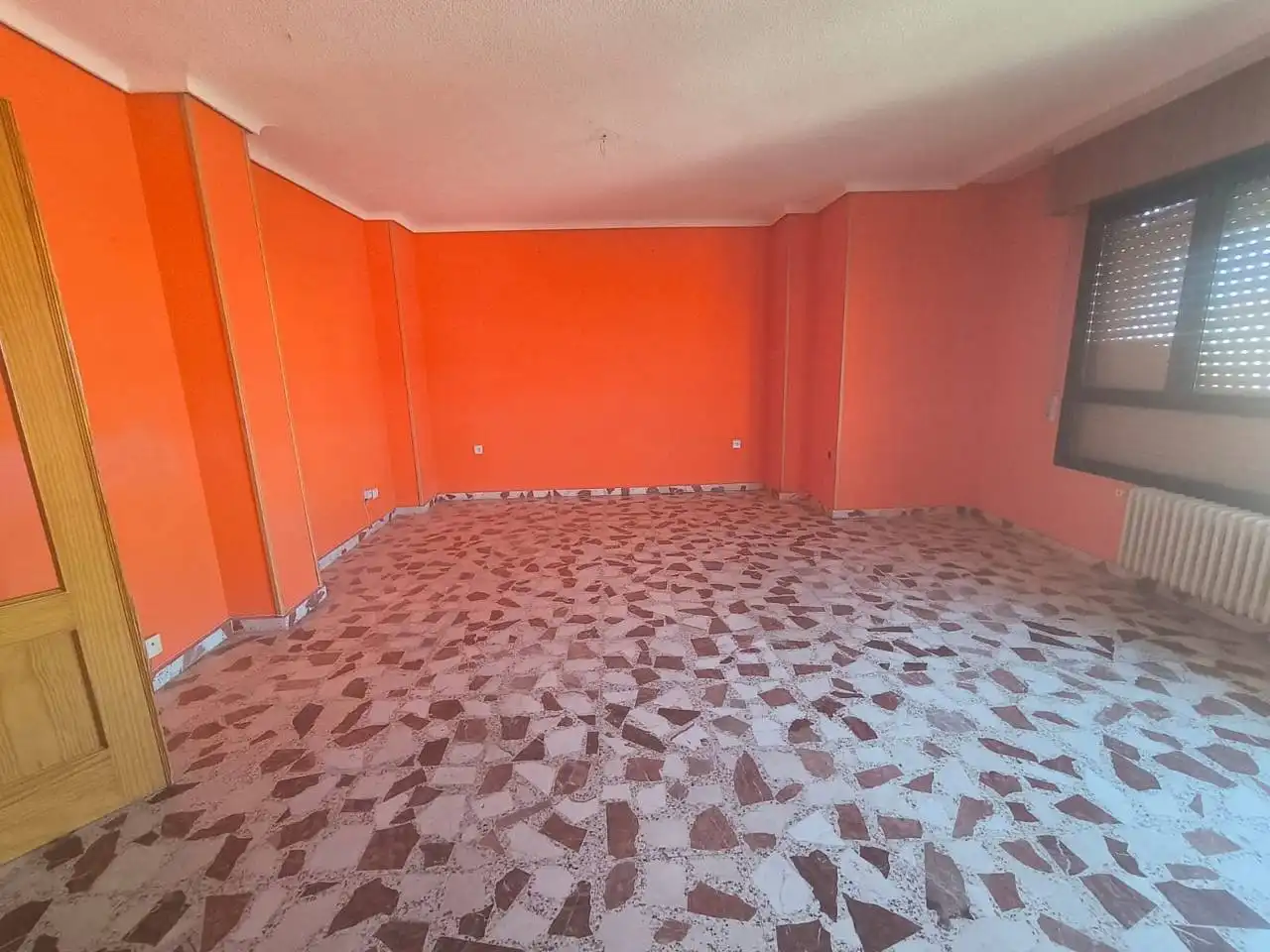 Flat with terrace for sale in Industria
