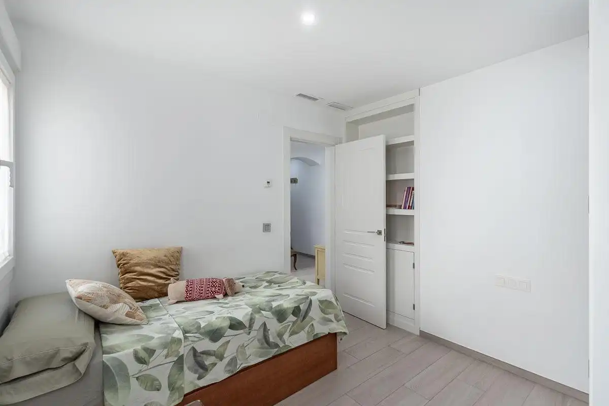 Flat with terrace for sale in Calle RECOGIDAS 48, imagen 25
