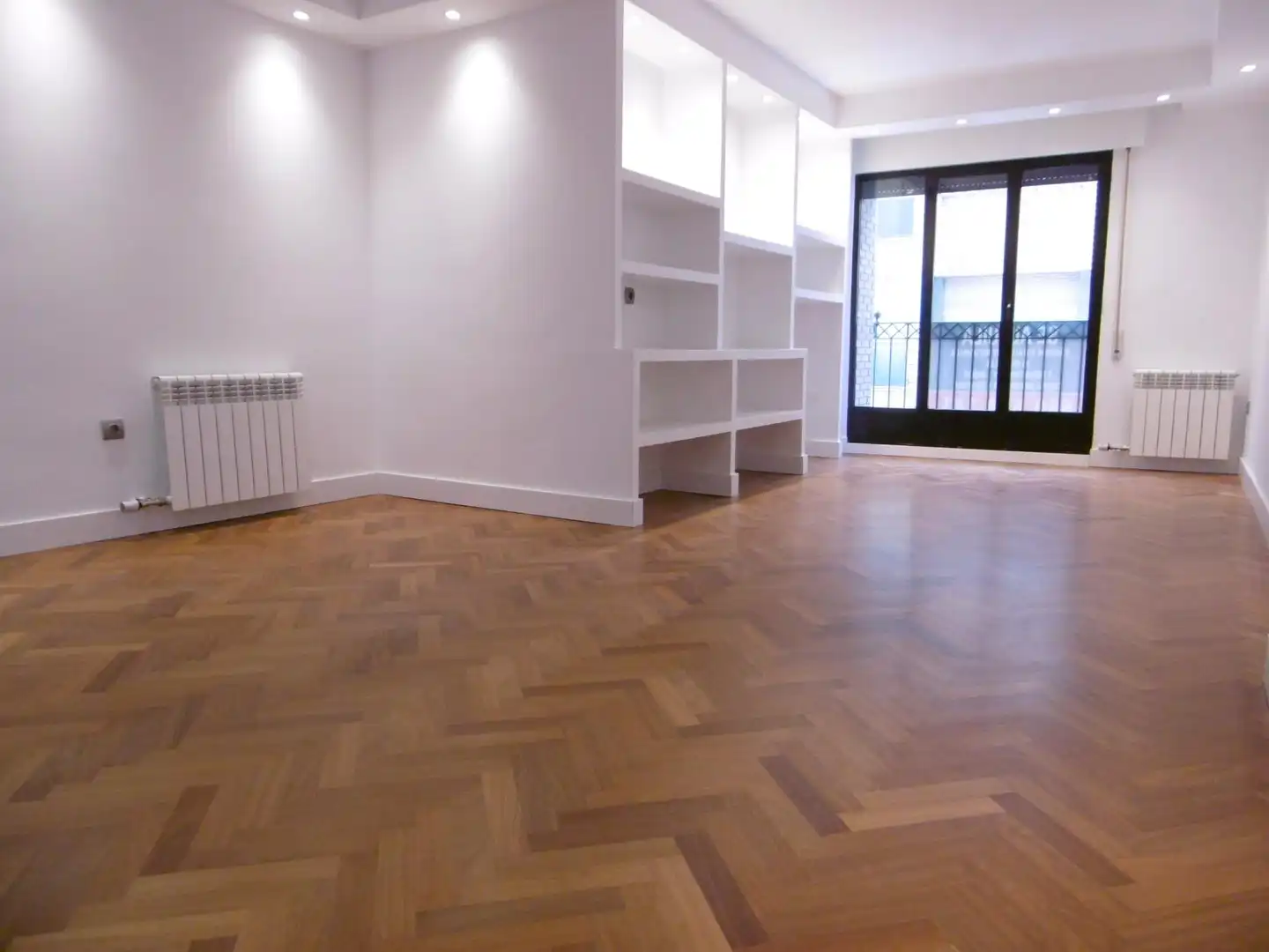 Wohnzimmer von Wohnungen zur Miete in Valladolid mit Heizung und Balkon